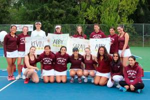 The Mercer Island Islanders varsity girls tennis team poses for a picture on senior day. Photo courtesy of Charlene Steinhauer