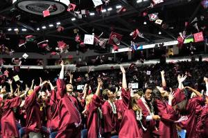 Mercer Island High School graduates 398 seniors