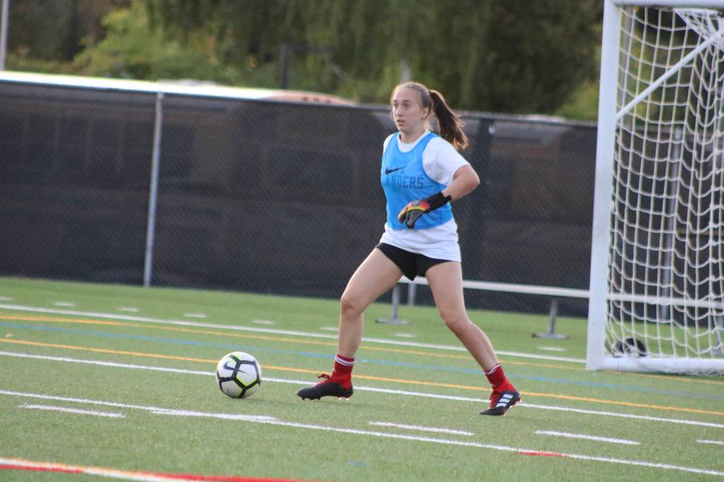 Goalkeeper Amy Braman looks to pass to a teammate during a scrimmage. Benjamin Olson/ staff photo