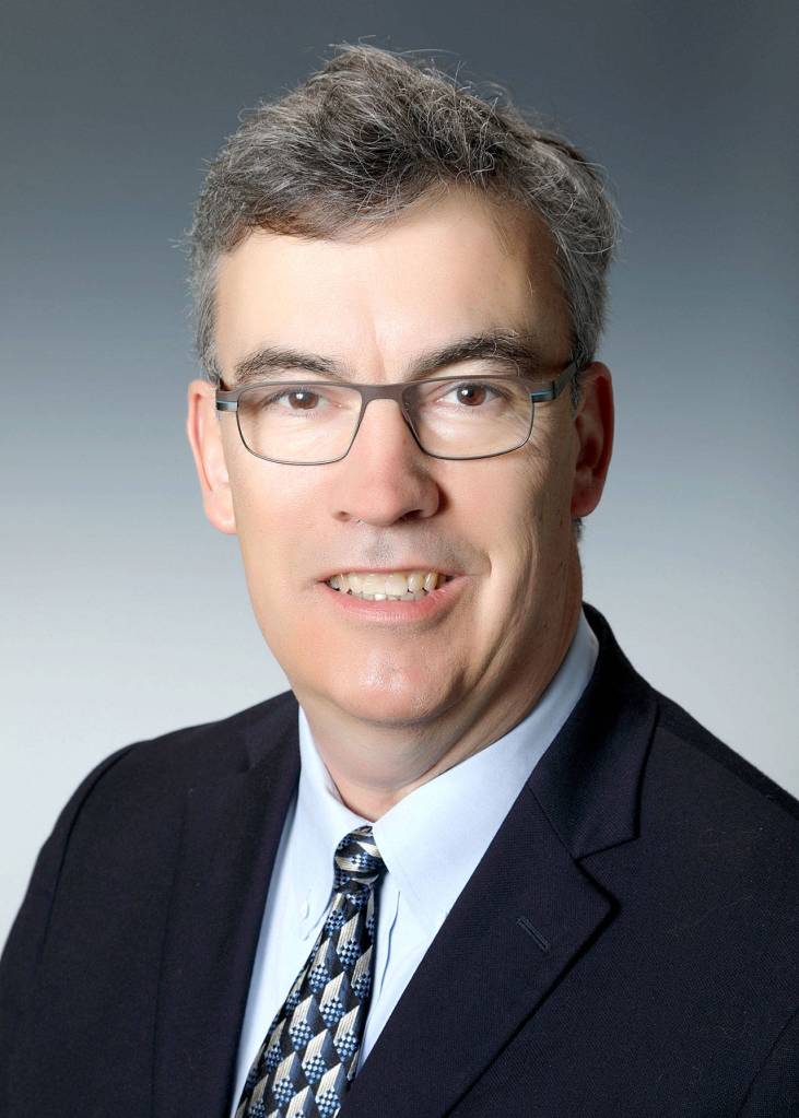 Courtesy photos                                Heather Cartwright and Craig Reynolds are running for Mercer Island city council Position 5 in the general election on Nov. 5.