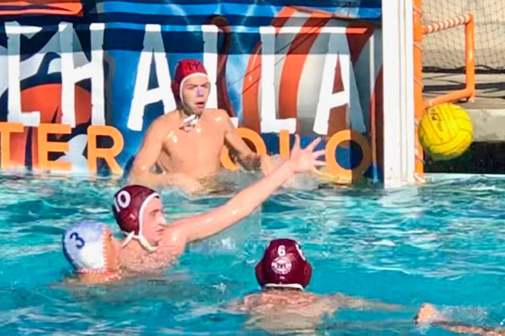 Mercer Island water polo team makes waves at California tournament