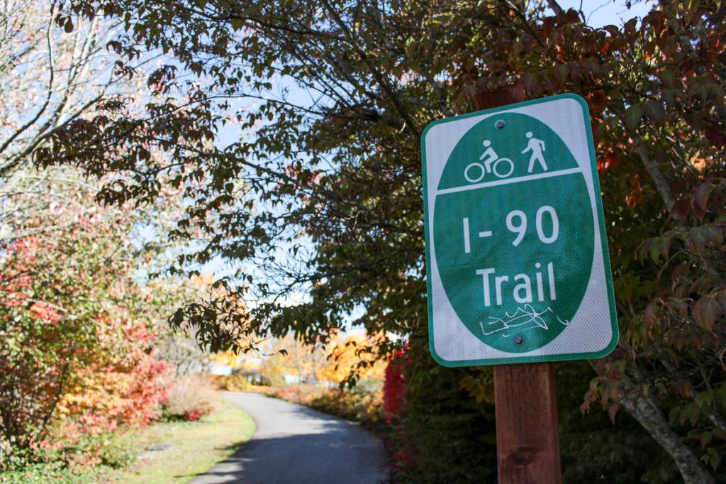 Natalie DeFord/staff photo.                                A bright fall day at Aubrey Davis Park on Mercer Island.