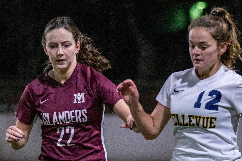 Islanders head into league tournament after 3-0 loss to Wolverines