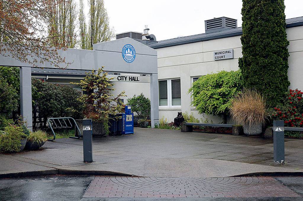 Mercer Island City Hall. File photo.