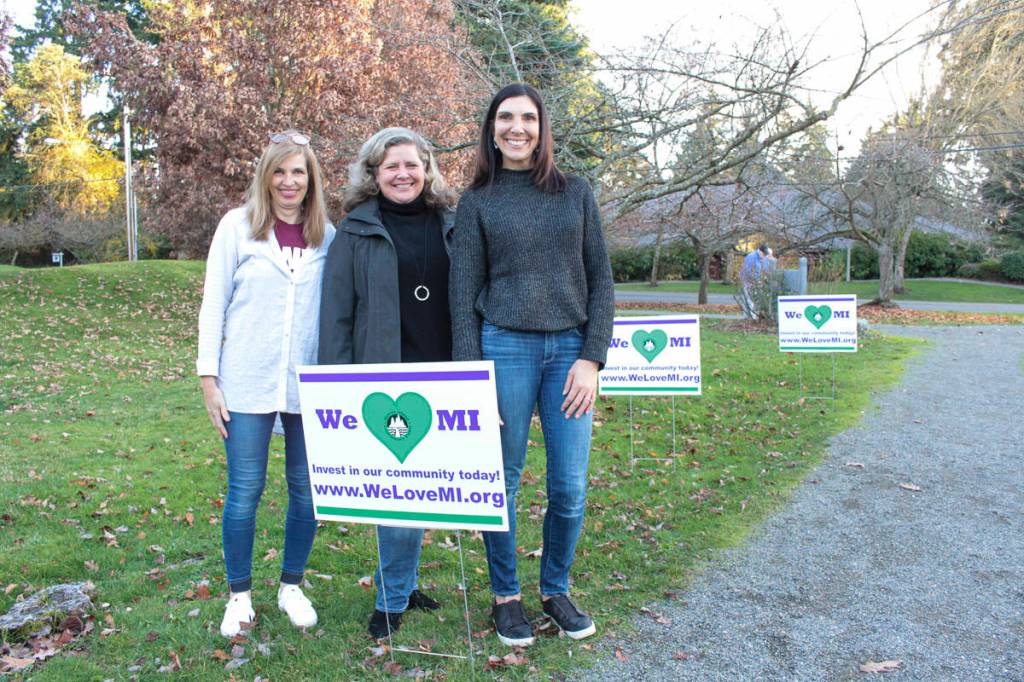 From left, Mercer Island Community Fund grant chair Debbie Hanson, treasurer Betsy OConnell and president Erin Krawiec. Natalie DeFord/staff photo