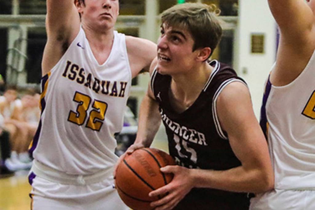 Mercer Island basketball teams hit the hardwood