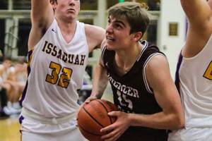 Mercer Island basketball teams hit the hardwood