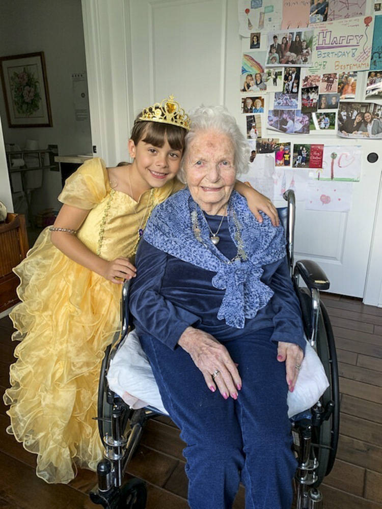 Above and below, 7-year-old Ingrid Malinoschi and her best friend Aagot Kate Rosellini, who is turning 106 years old in 2019.