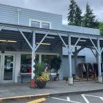 Exterior of the Mercer Island Thrift Shop. Photo by Madeline Coats/staff photo