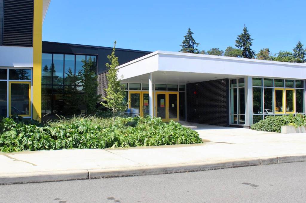 Exterior of Islander Middle School. Blake Peterson/staff photo
