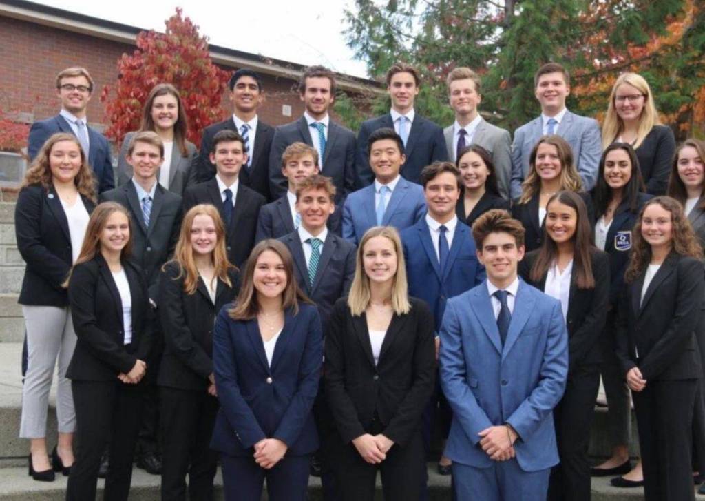 Students from Mercer Island High Schools International Entrepreneurship class were crucial to publicity and organizational efforts. Photo courtesy Mercer Island Chamber of Commerce