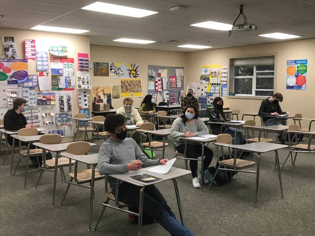 Students in teacher Jeff Randolphs AP psychology class returned to Mercer Island High School in A and B cohorts for hybrid learning beginning March 22. Photo courtesy of the Mercer Island School District