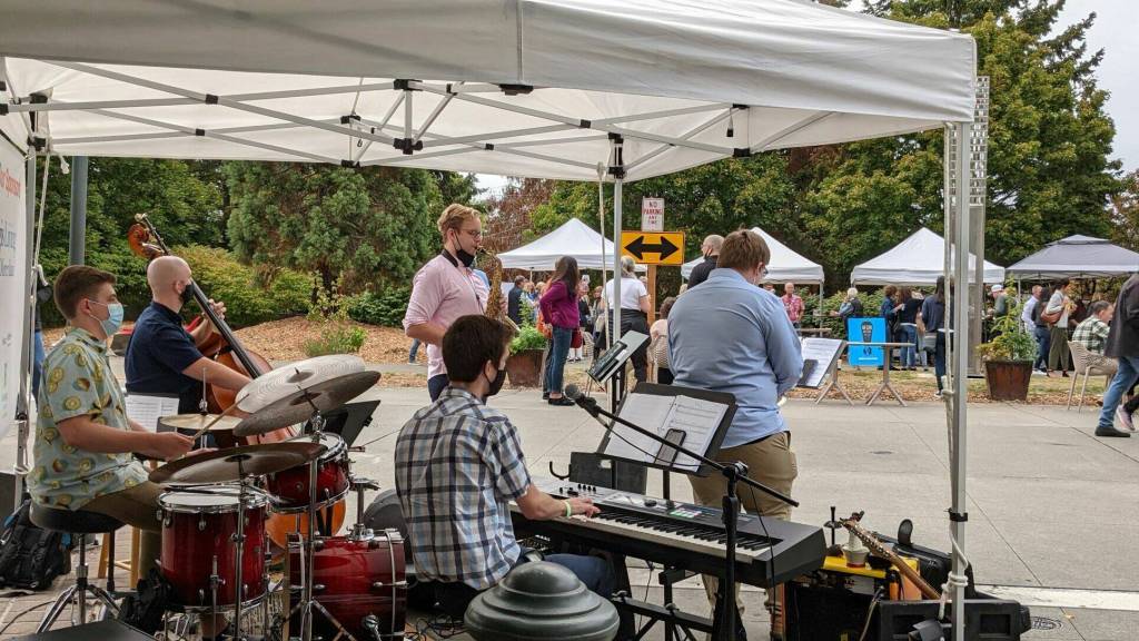 The Eastside Quintet of Joe Walrath, Jake Houser, Jacob Batchelder, Nate Sharp and Zack Mautz perform jazz tunes at the Mercer Island Art UnCorked event on Sept. 10 at the Greta Hackett Outdoor Sculpture Gallery. The Mercer Island Chamber of Commerce presented the food, music, art and wine tasting gathering, which featured 18 wineries. Estimated attendance fluctuated between 350-500 over the course of the three-hour event. Photo courtesy of the Mercer Island Chamber of Commerce