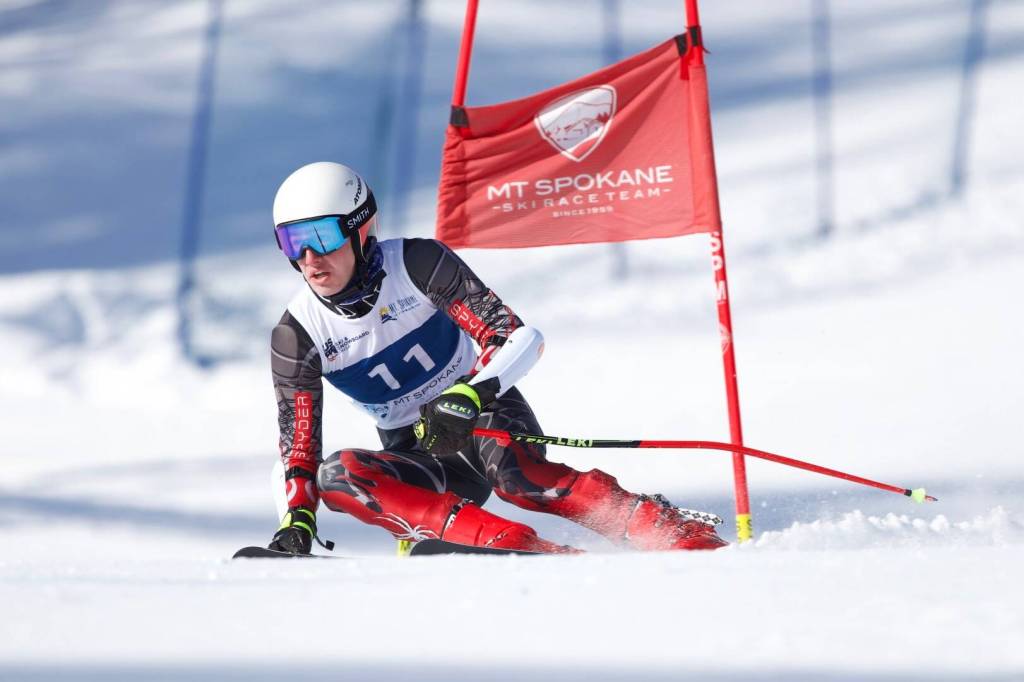 Mercer Island High School senior Oliver Loeser tears it up during a ski racing competition. Photo courtesy of Robert Paek