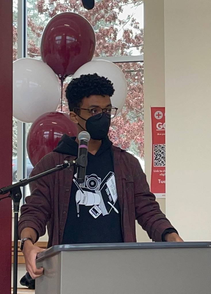 Brooks Kahsai, a senior and member of the Mercer Island High School Black Student Union, discusses Dr. Stanley Ann Dunhams impactful life as an activist, anthropologist and mother to 44th United States President Barack Obama and distinguished academic scholar Dr. Maya Soetoro-Ng. Photo courtesy of the Mercer Island School District