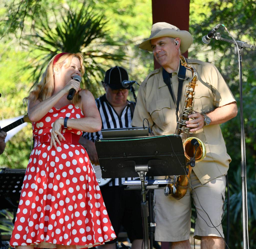 Singing along with Wally and The Beaves. Andy Nystrom/ staff photo