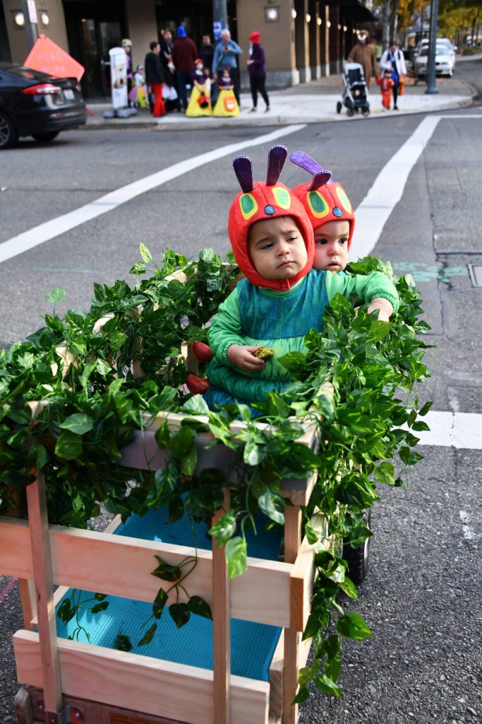 Hungry caterpillar Elena and Rebecca Ragheb. Andy Nystrom/ staff photo