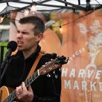Zach Lombardo entertains the crowd. Andy Nystrom/staff photo