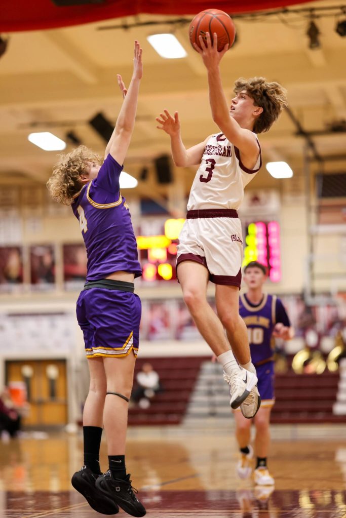 Mercer Island High Schools Tristen Cruzen drives to the hoop. Photo courtesy of Linda Kercher