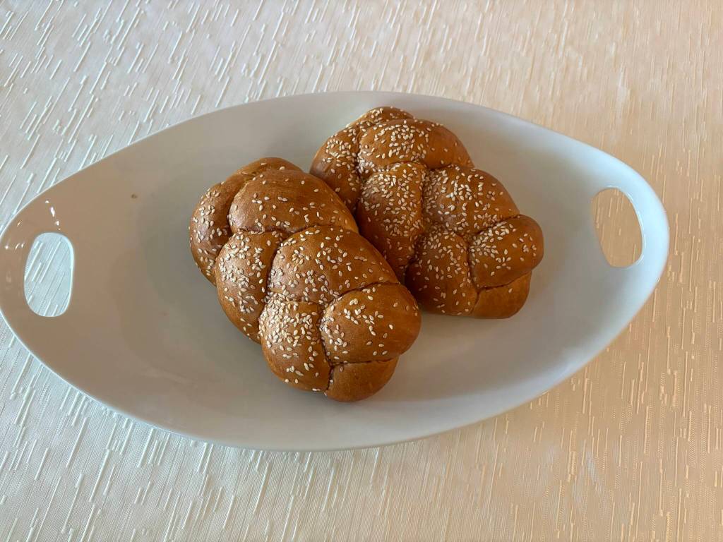 Miriams Bakeshop challah. Photos by Mindy Stern