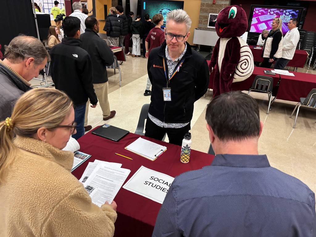 Mercer Island High School (MIHS) hosted its third annual Future Islander Night on Jan. 14. Future Islander Night is a chance for current Islander Middle School students and parents and other high school age students and families living both on and off Mercer Island but not enrolled in Mercer Island School District to visit the high school to learn more about the classes, curriculum, programs, school groups and athletic programs at MIHS. Photo courtesy of the Mercer Island School District