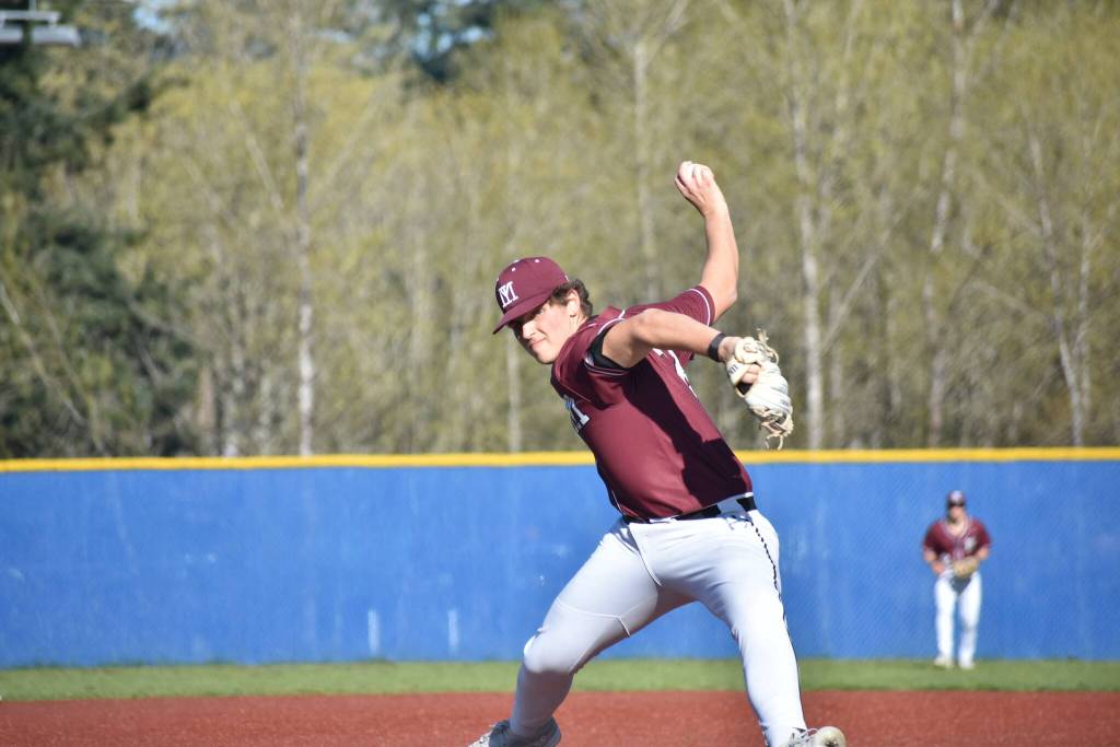 Will Turba pitches for Mercer Island. Ben Ray / The Reporter