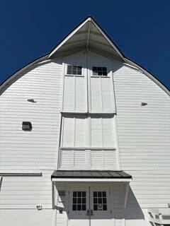 The white barn. Photo by Mindy Stern